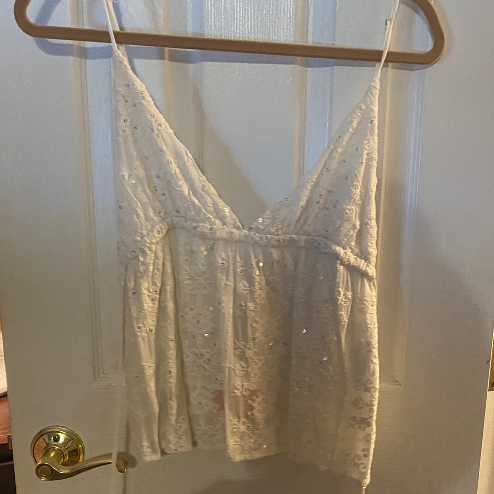 Tessora Elegant White Lace Sequin Women's Top